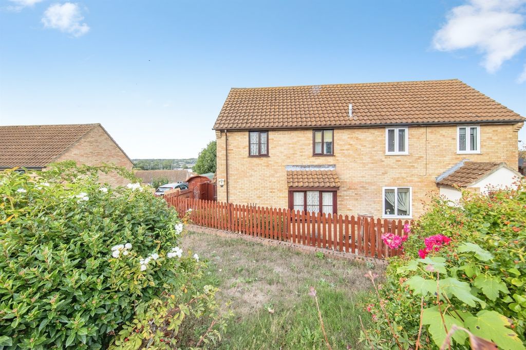Property photo 2 of 11