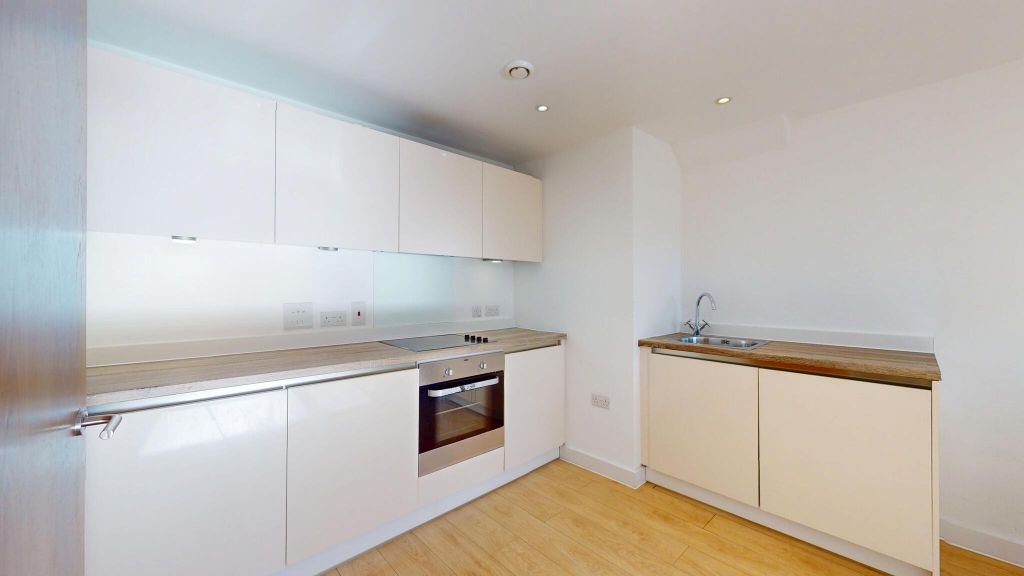 Property photo 2 of 14 Kitchen