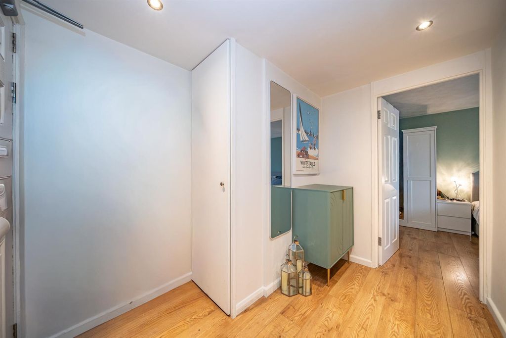 Property photo 2 of 8 27-Hilltop-Road-05765.Jpg