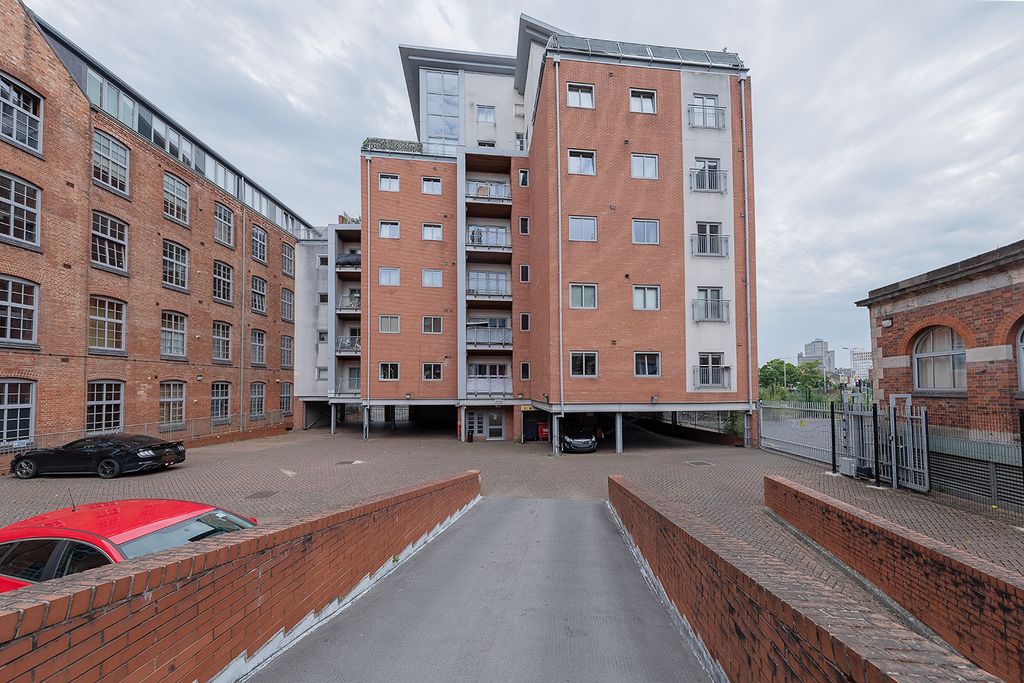 Property photo 1 of 22