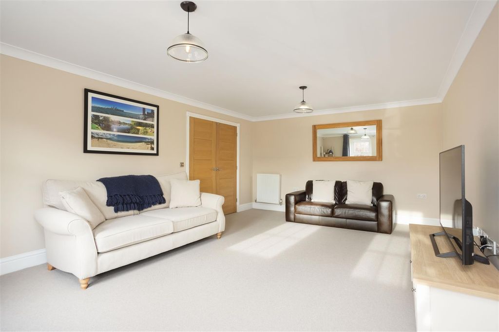 Property photo 3 of 29 00006.Jpg