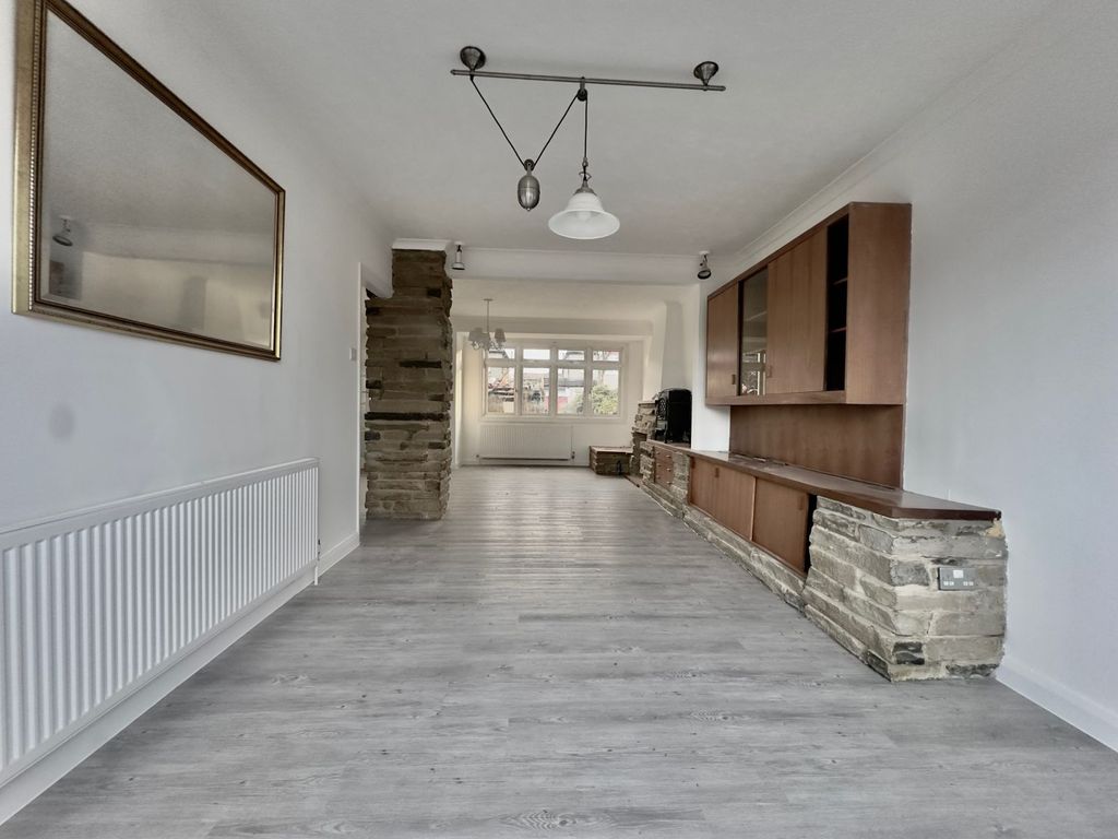 Property photo 2 of 16 Gallery