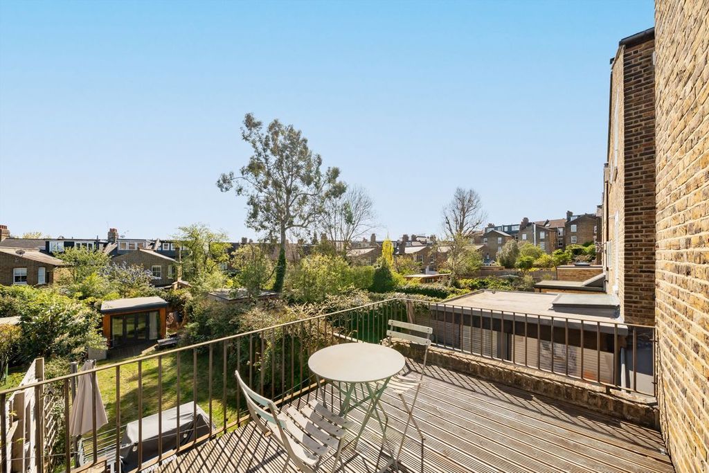 Property photo 2 of 6