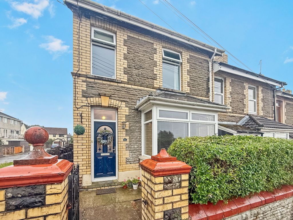 Property photo 1 of 28