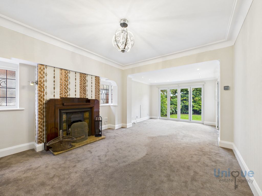 Property photo 2 of 34