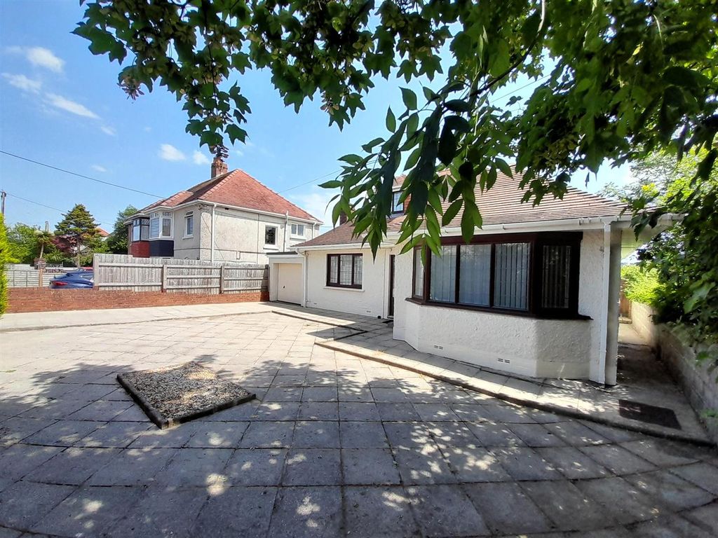 Property photo 1 of 32