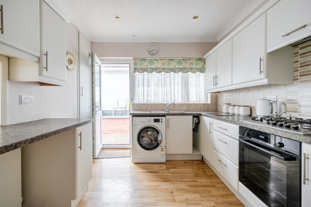 Property photo 3 of 21 1508911-10-1A0011...