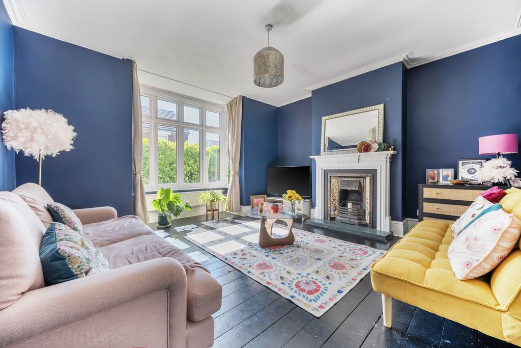 Property photo 3 of 18