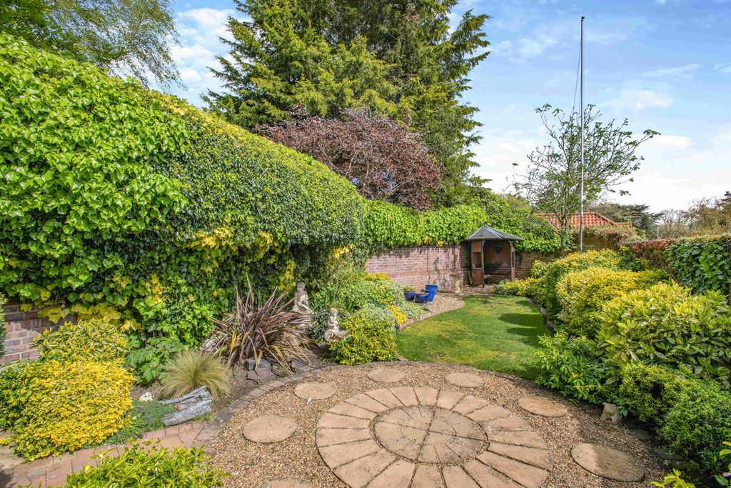 Property photo 3 of 17