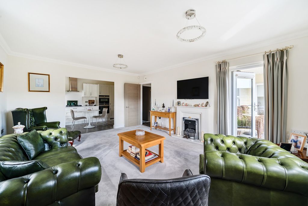 Property photo 3 of 14 Sitting Room