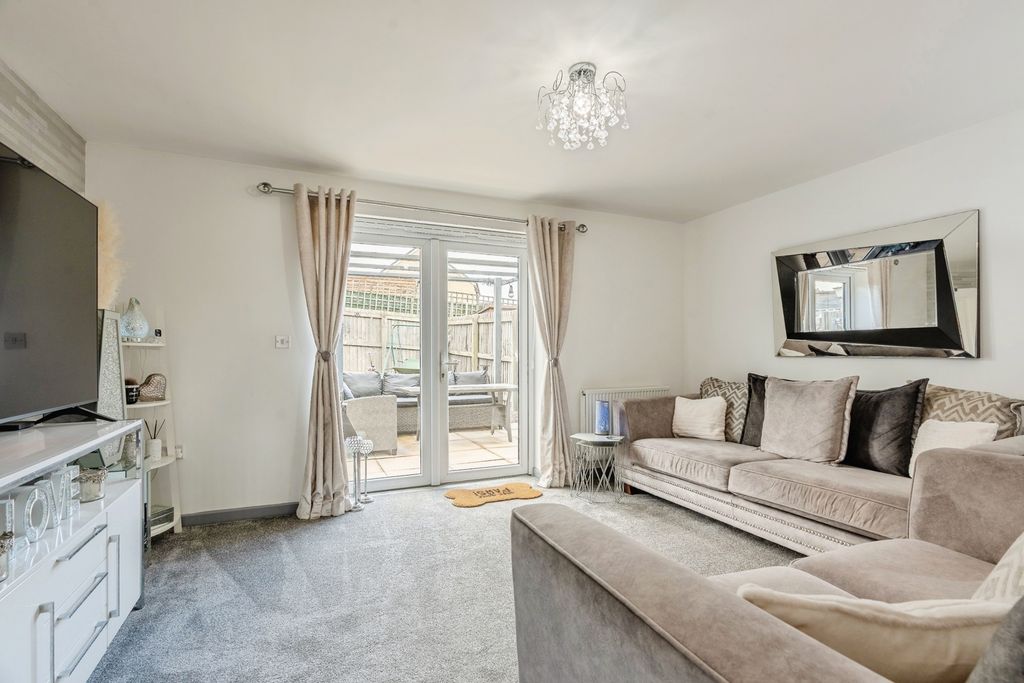 Property photo 2 of 20 Pbox-Img.Jpg