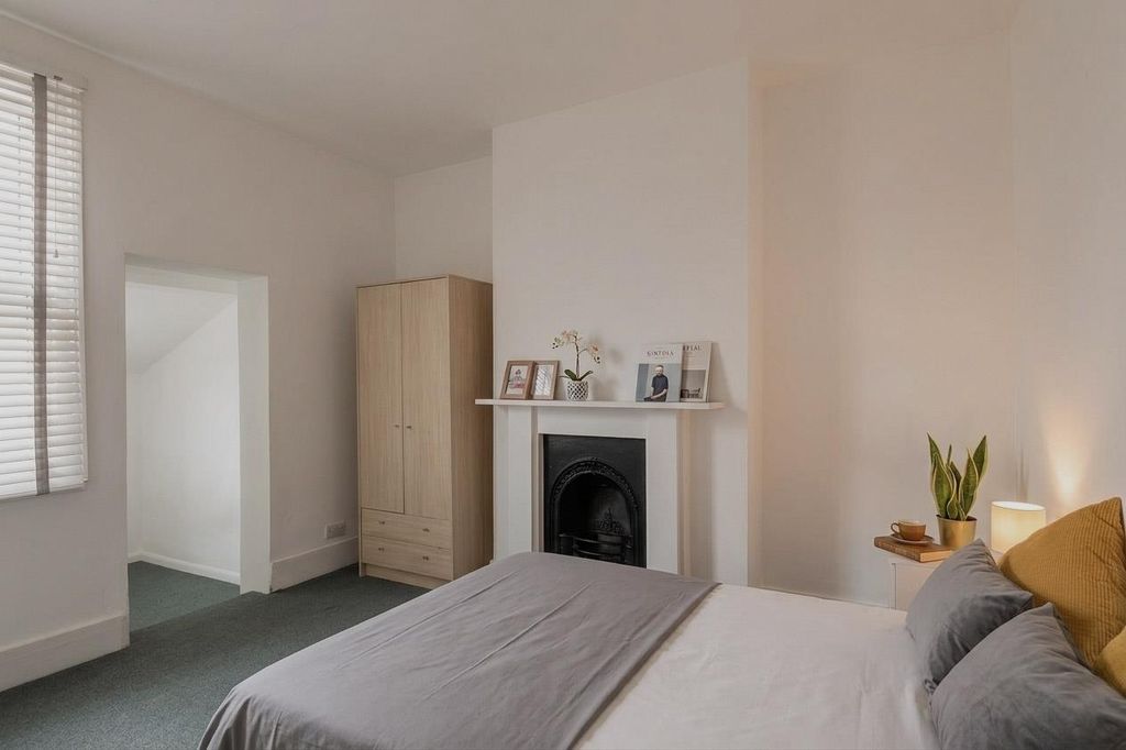 Property photo 1 of 11 R7.Jpg