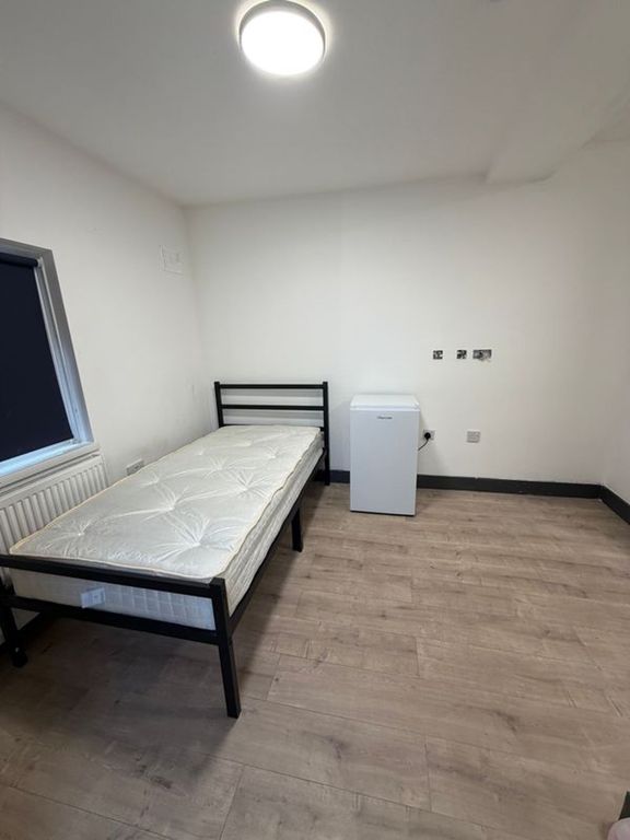 Property photo 2 of 3