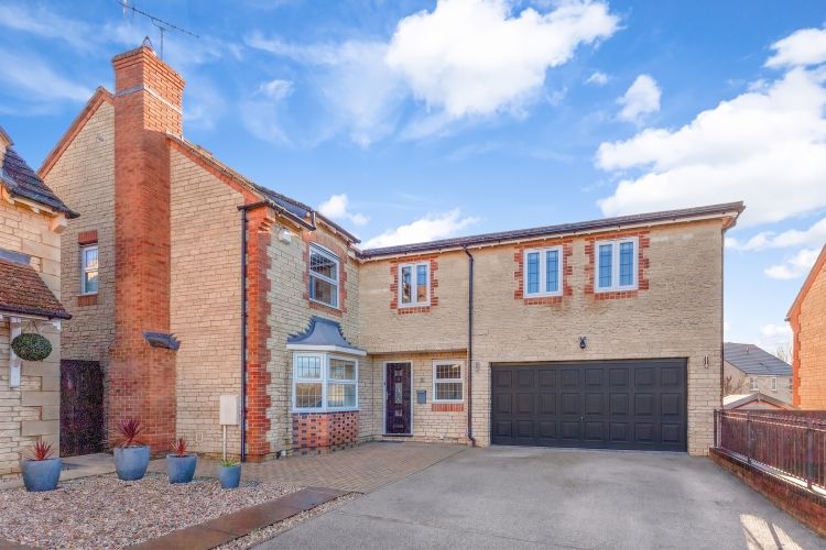 Property photo 1 of 9 335060
