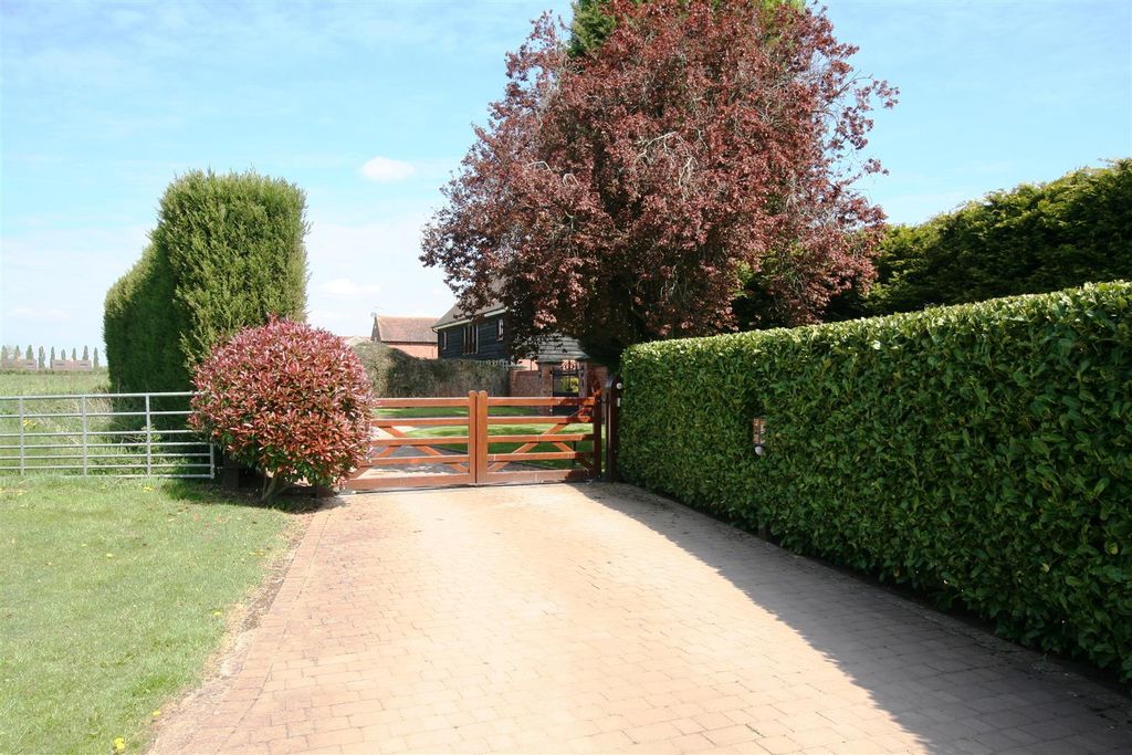 Property photo 2 of 16 Greenhillfarmbarns,1Entrance.Jpg