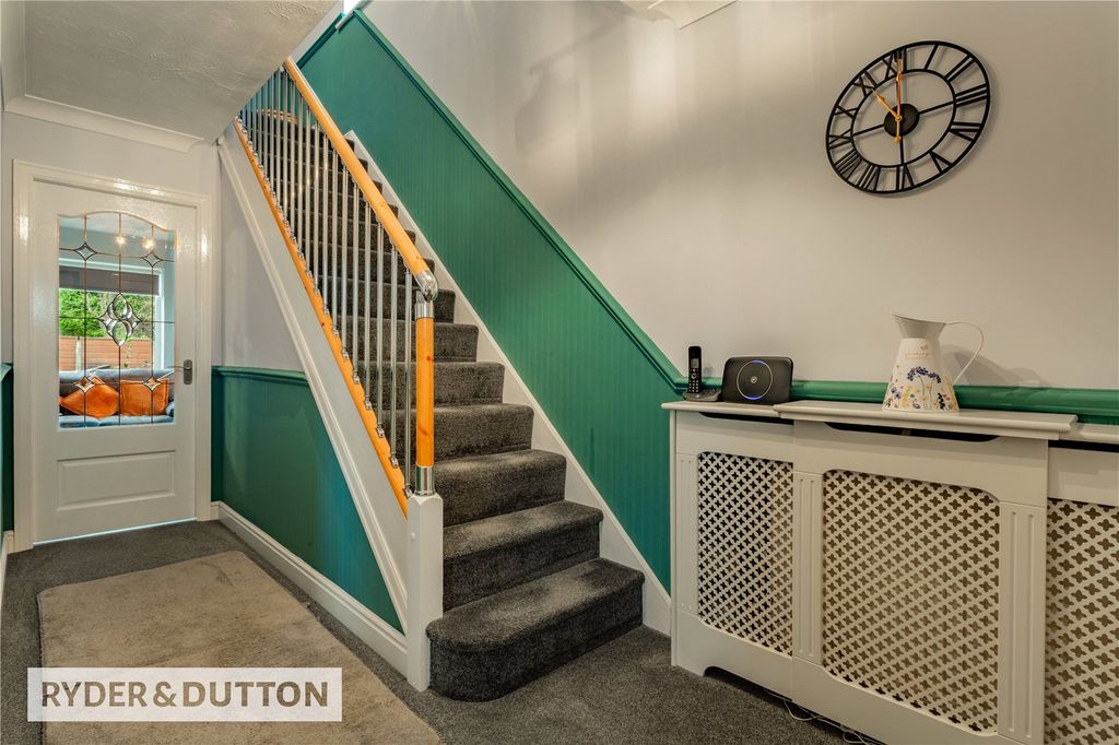 Property photo 2 of 22 Entrance Hall