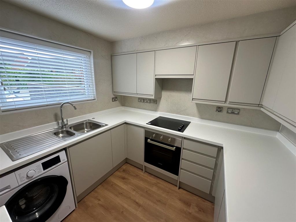 Property photo 2 of 7 Coopers Estate Agents