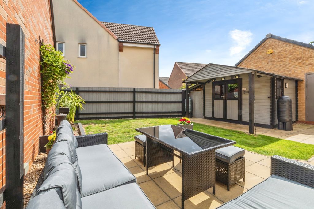 Property photo 2 of 20 Rear Garden