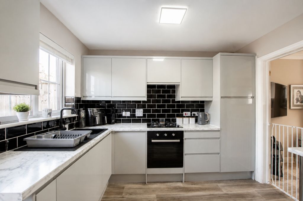 Property photo 2 of 14 Tps Bodmin 01208 74182 2