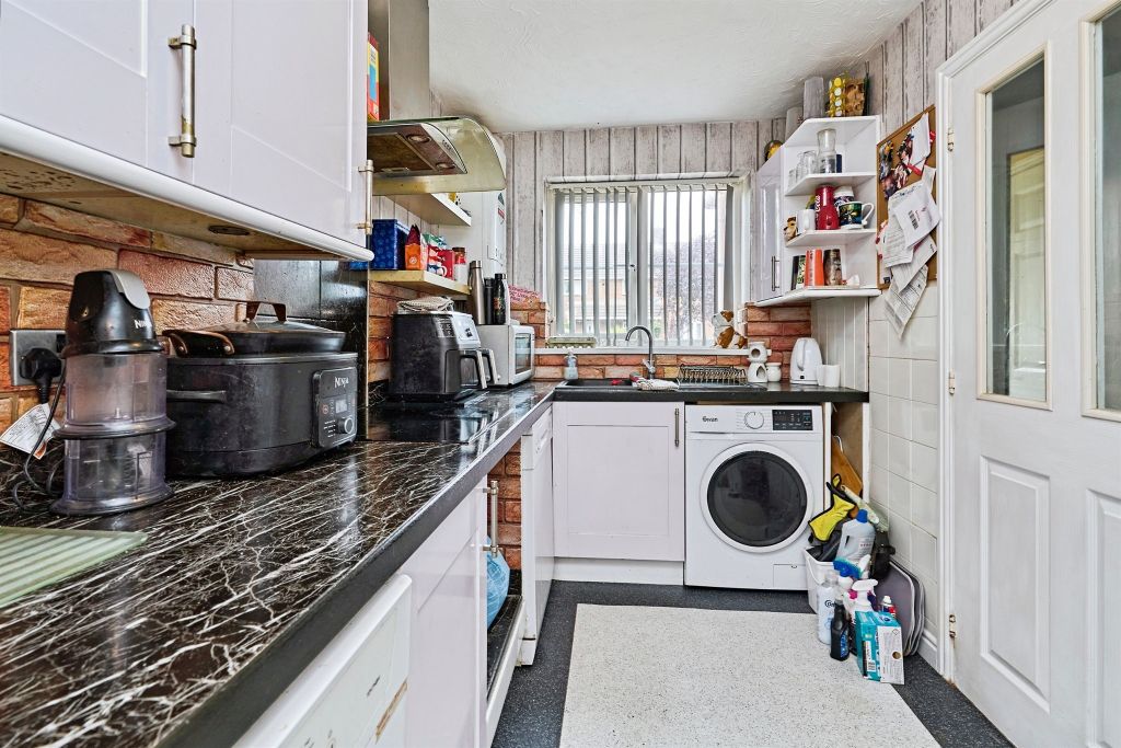 Property photo 3 of 18