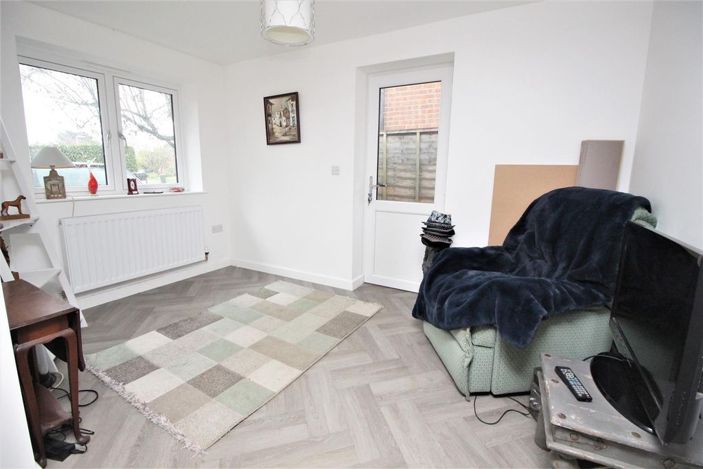 Property photo 3 of 10 Living Room