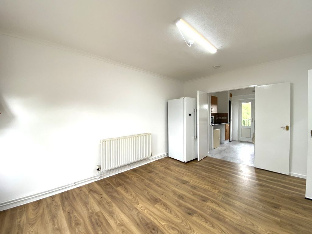 Property photo 3 of 13 4255312
