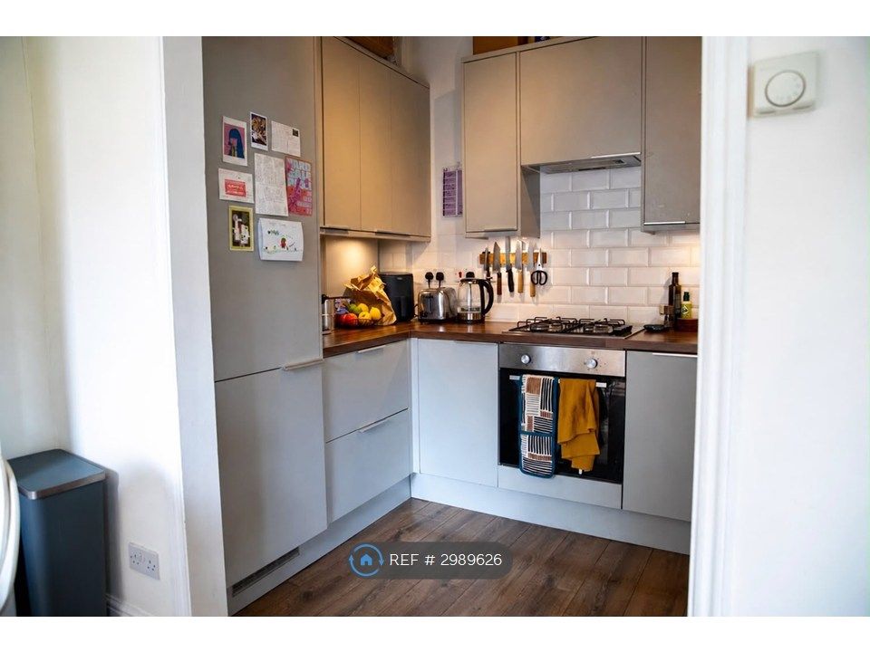 Property photo 1 of 10 Kitchen