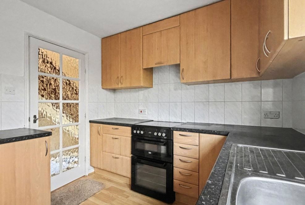 Property photo 2 of 8 Picture No. 11