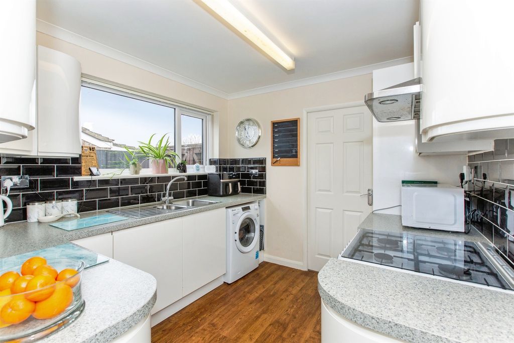 Property photo 3 of 16