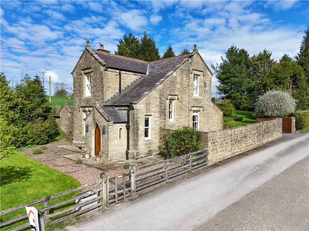 Property photo 1 of 28 External