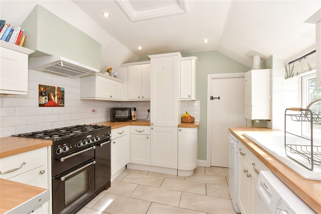 Property photo 2 of 13 Kitchen