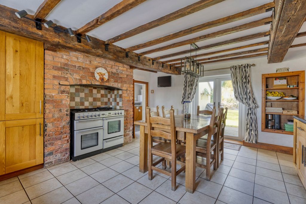 Property photo 2 of 35