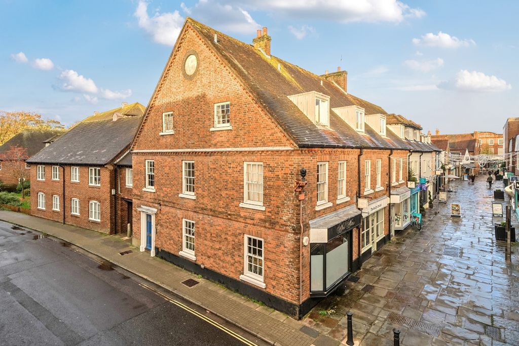 Property photo 1 of 9