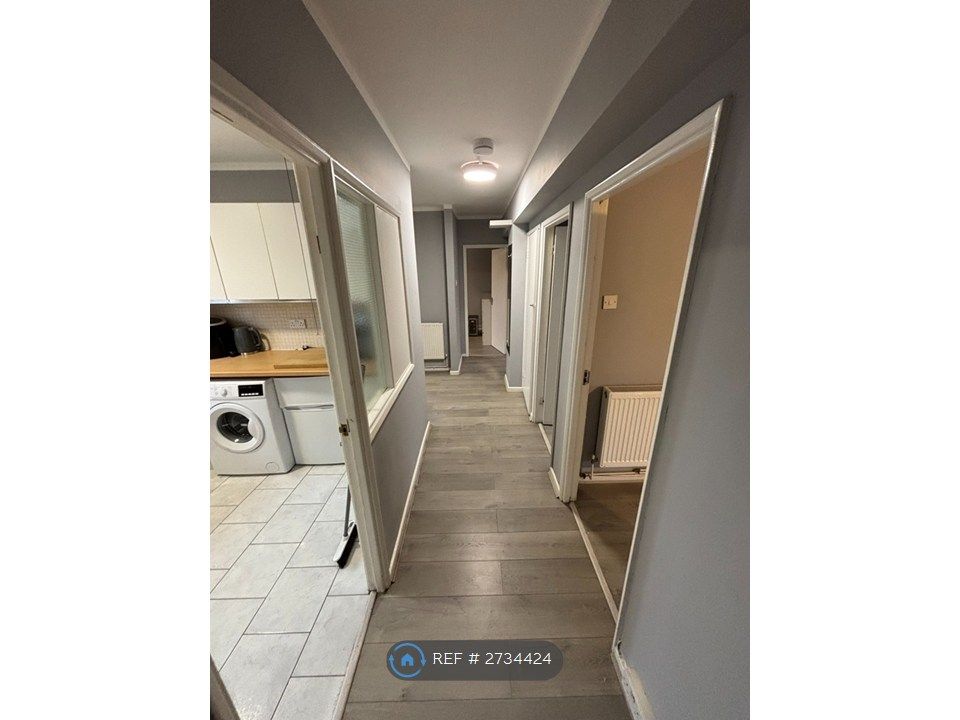 Property photo 1 of 17 Hallway