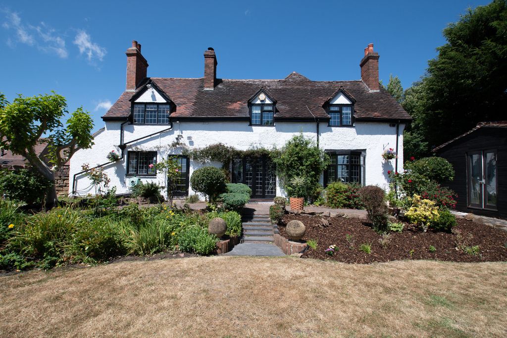 Property photo 2 of 33