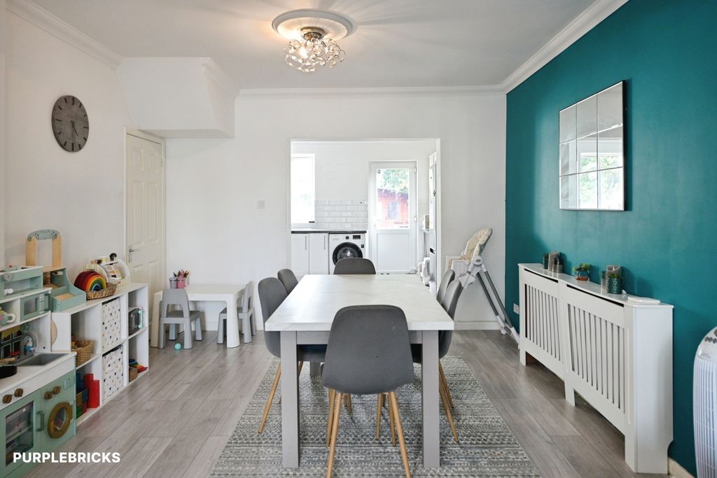 Property photo 3 of 15 Dining Area