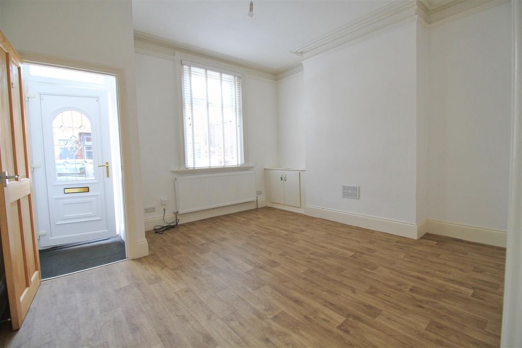 Property photo 2 of 9 Lounge..Jpg