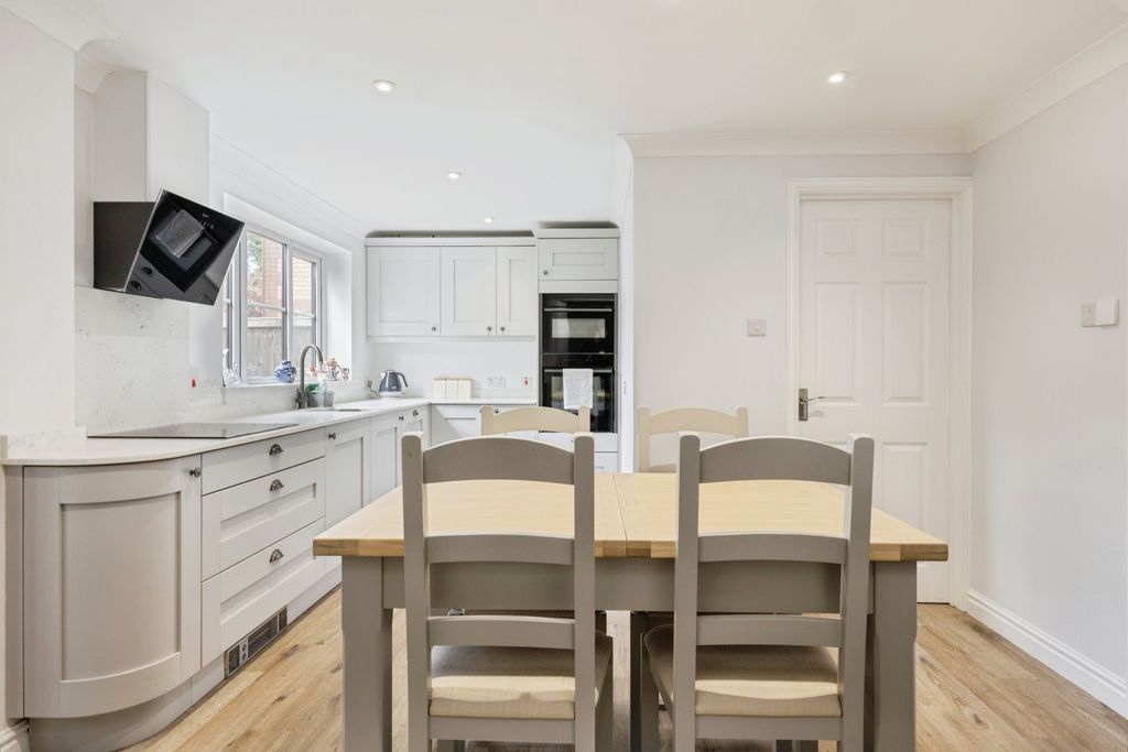 Property photo 2 of 33 Pbox-Img.Jpg