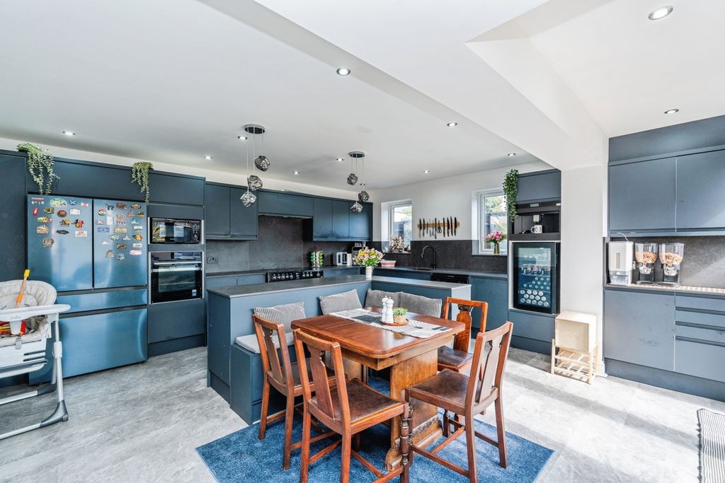 Property photo 3 of 15 Pbox-Img.Jpg