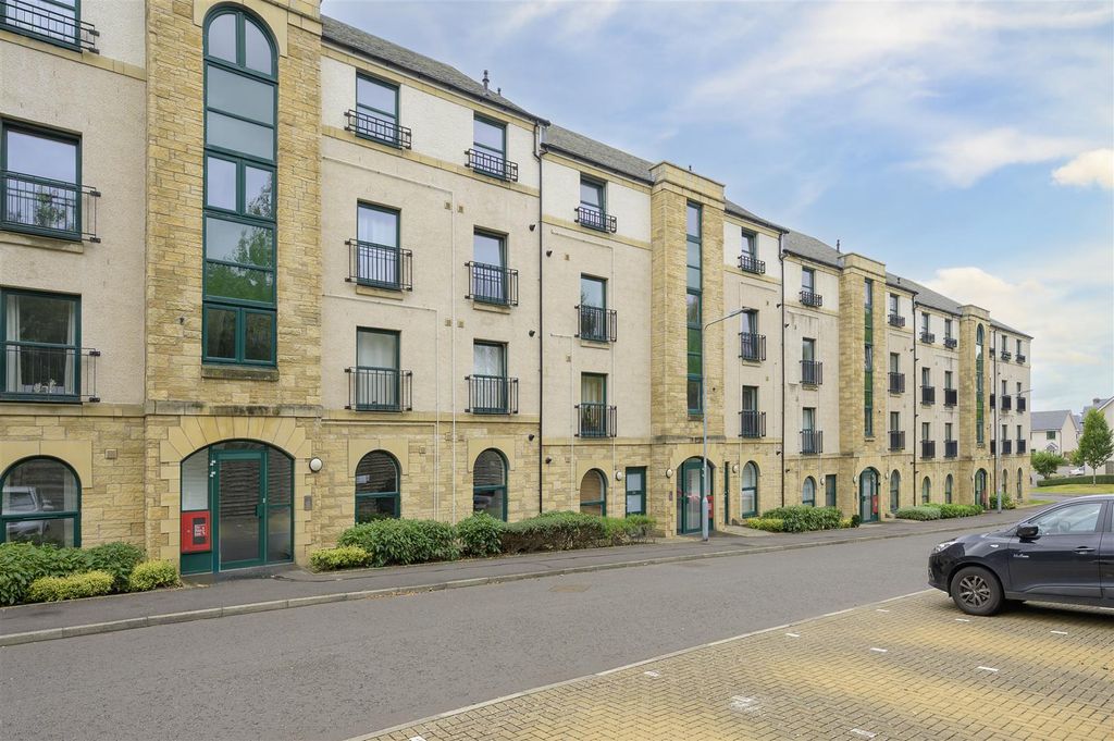 Property photo 1 of 20 129Ladycambpellscourt001.Jpg