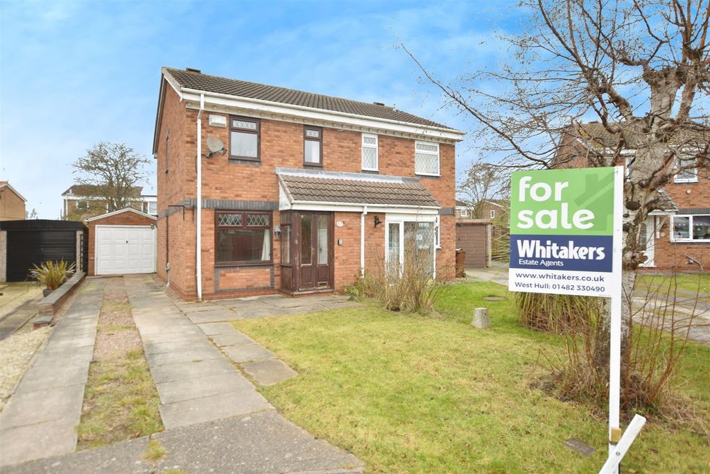 Property photo 1 of 7 Externally