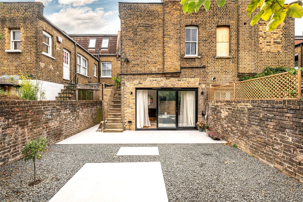 Property photo 2 of 19 Picture No. 27