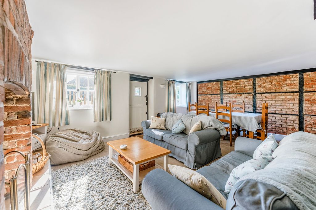 Property photo 2 of 18