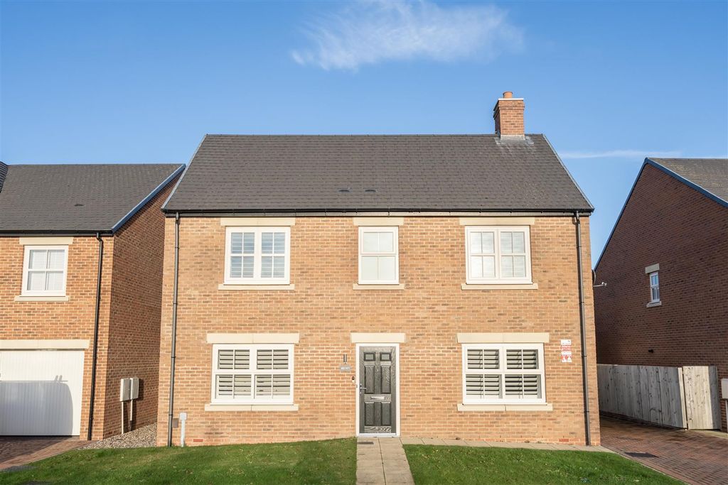 Property photo 1 of 12 External