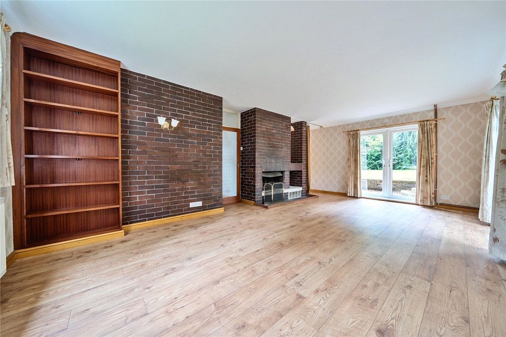 Property photo 2 of 17 Picture No. 15