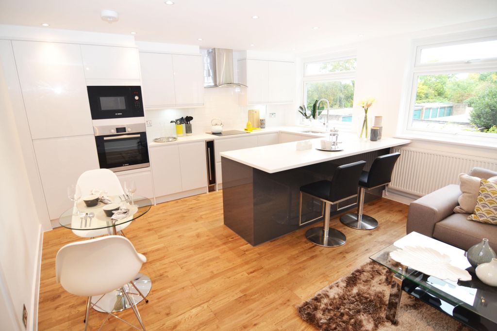 Property photo 2 of 7 Front