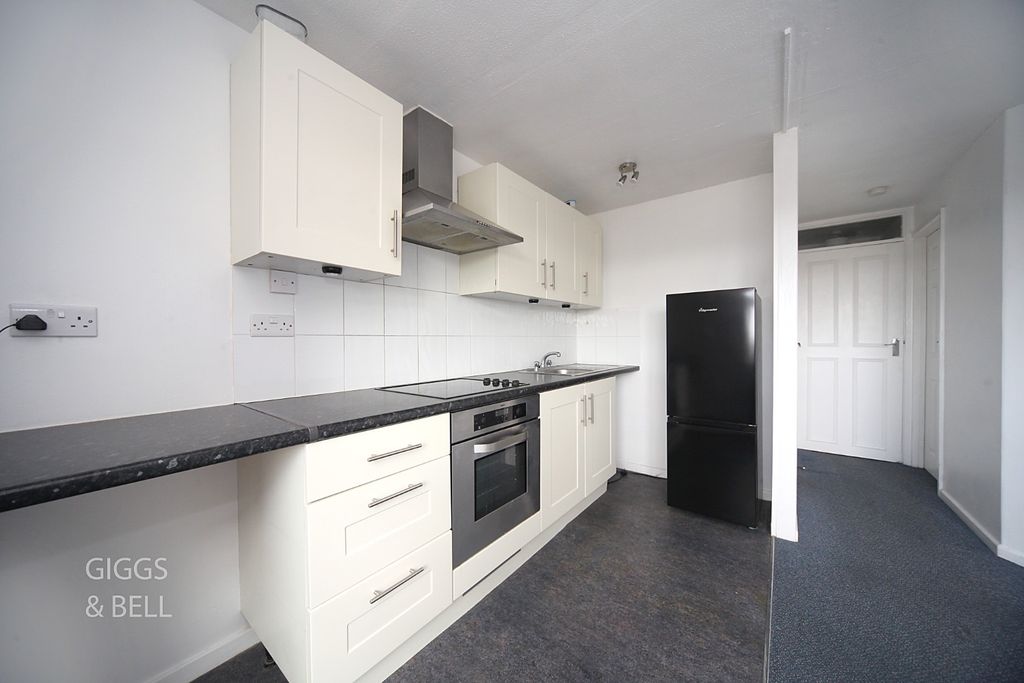 Property photo 3 of 9 5418882