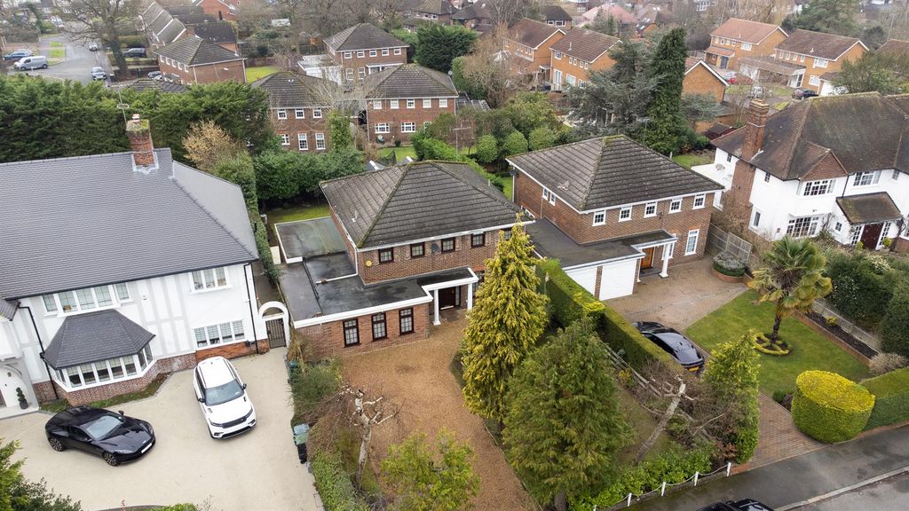 Property photo 1 of 18