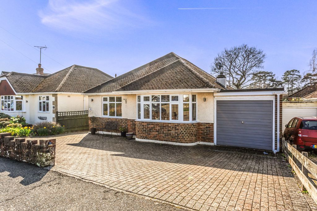 Property photo 1 of 19 Photo 14