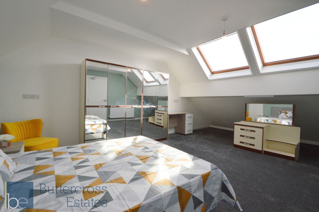 Property photo 2 of 10 Bedroom 7